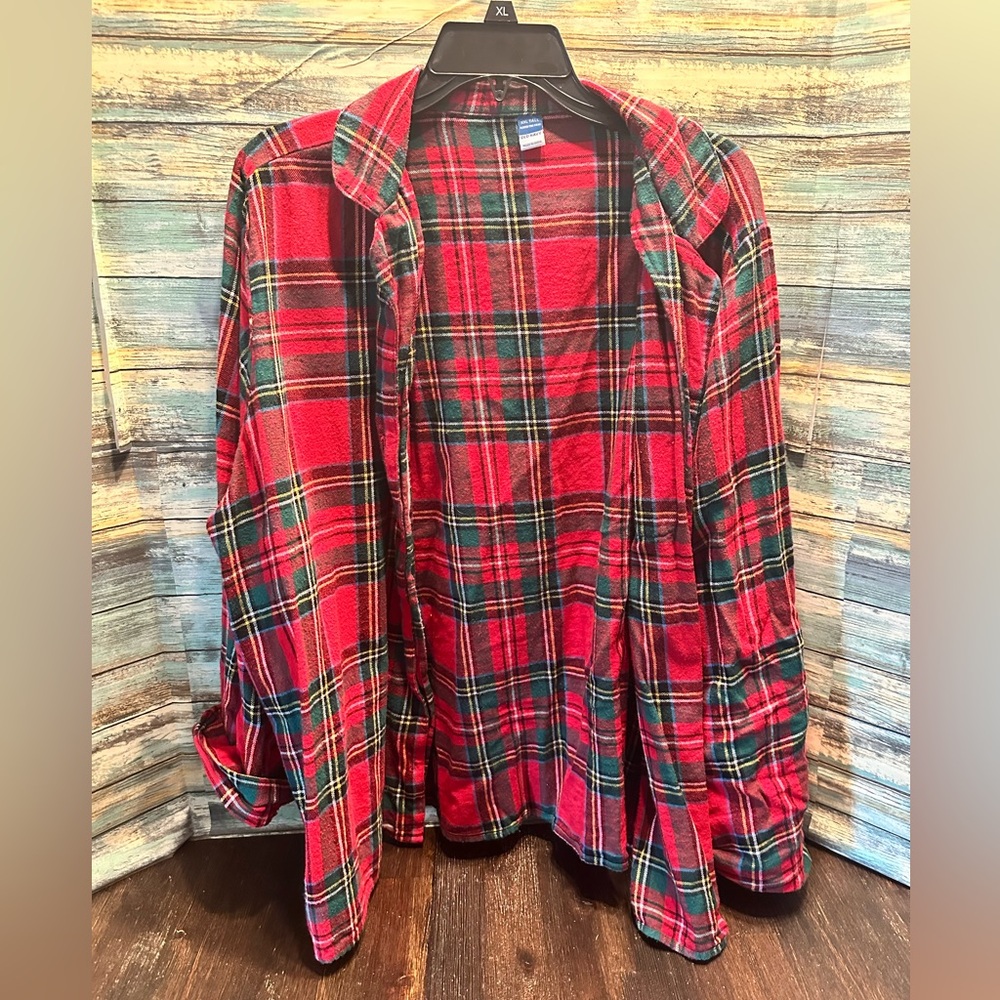 EUC red plaid Old Navy flannel shirt.  XXL tall
